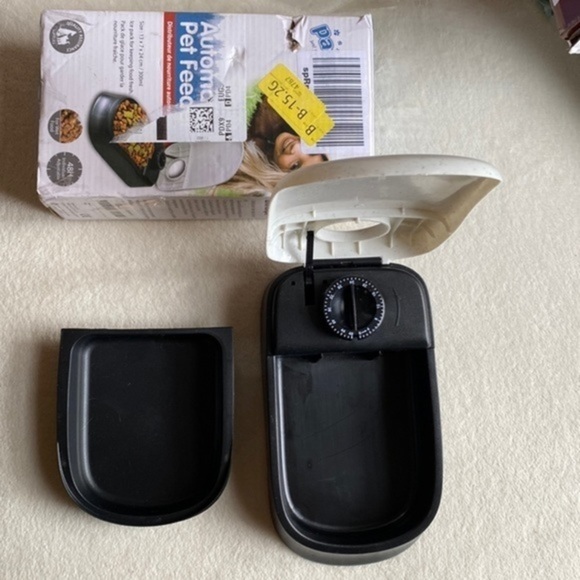 🔥 HP Set it and forget it with the Pawise 48-Hour Programmable Timer Pet Feeder - Picture 3 of 6
